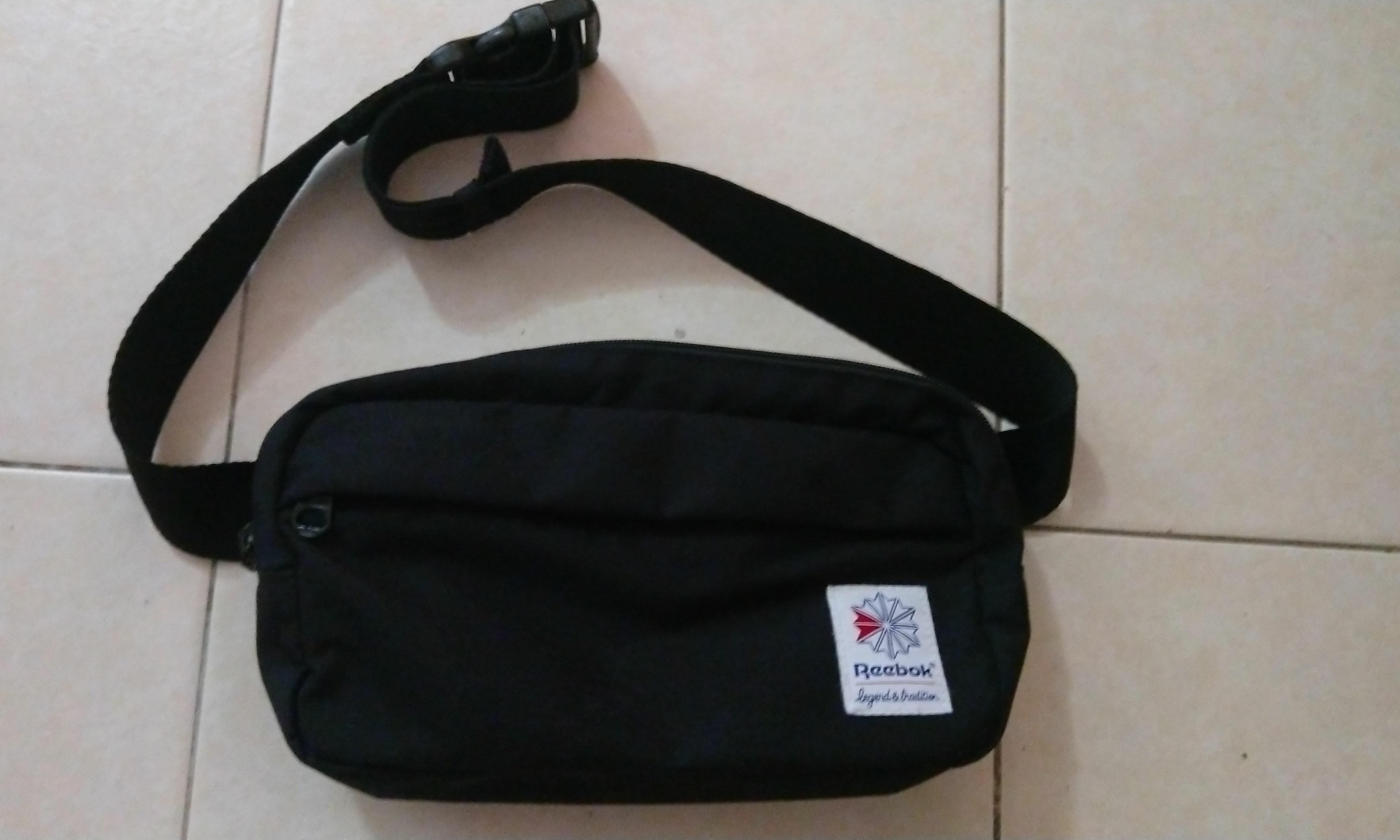 Reebok sling bag(black), Men's Fashion 