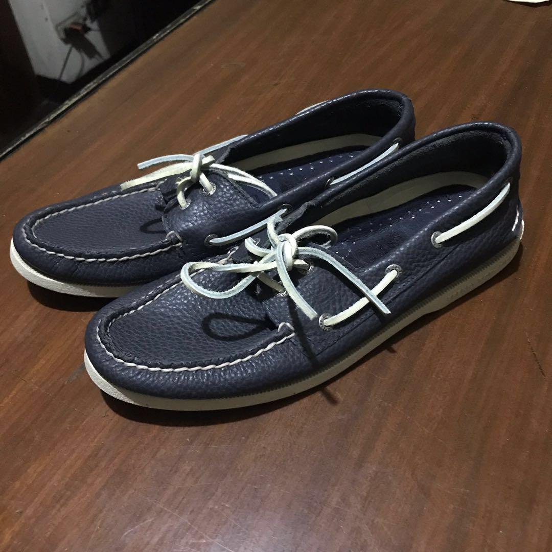 Sperry navy blue boat shoes store