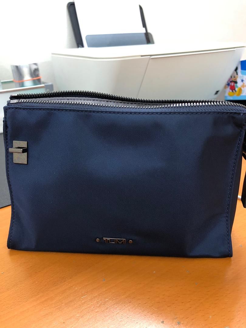 Tumi small pouch outlet