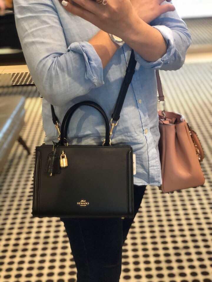 lora carryall in colorblock