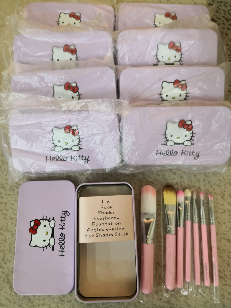 Hello Kitty Brush Set, Beauty & Personal Care, Face, Makeup on Carousell