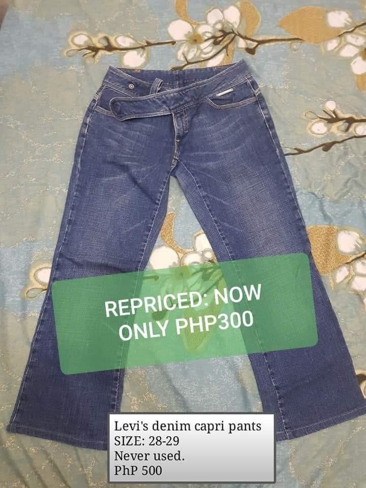levi capri pants