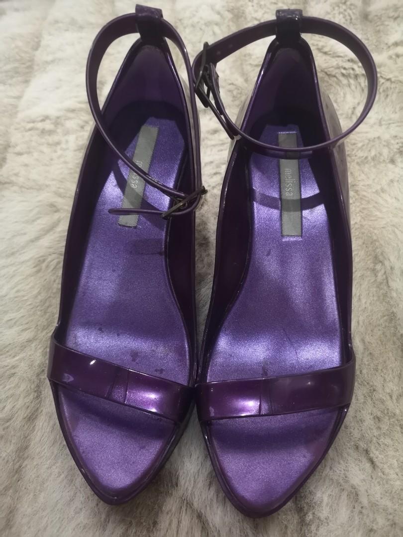 Melissa authentic (Category: Flats & Sandals) located in Talisay. Submitted by ishiizaria (Listing ID 230949192, Image 2). Description: 9/10 condition In sweet candy coated smell Used couple of times.