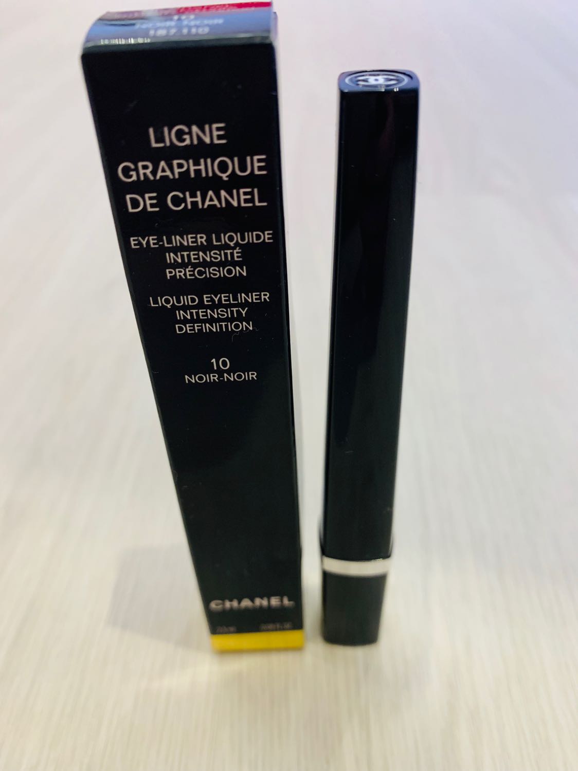 Ligne Graphique De Chanel Liquid Eyeliner - 10 Noir-Noir by Chanel