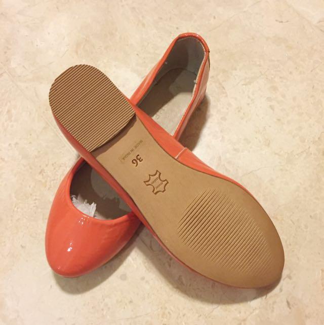 NEW Witchery Leather Ballet Flats Women s Fashion Footwear