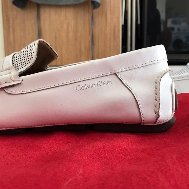White calvin hotsell klein loafers