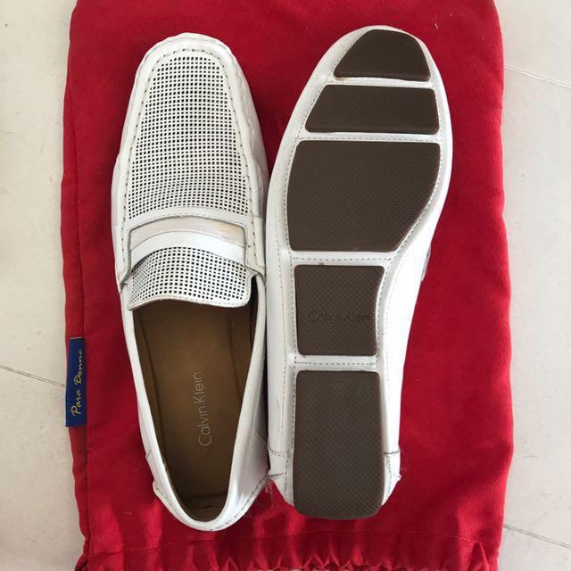 White calvin clearance klein loafers