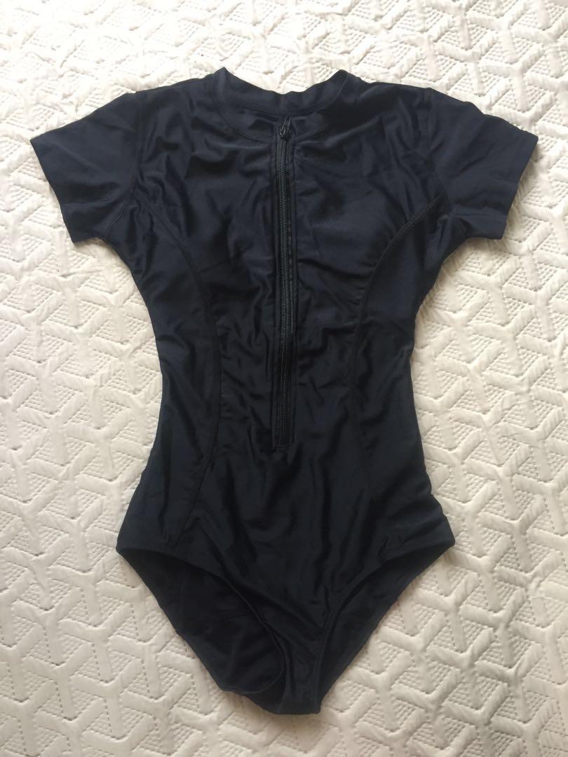 Rashguard one piece (Category: Rash guard) located in Imus. Submitted by Unused (Listing ID 230840038, Image 2). Description: ‘Bought this online too (IG @ourwearhousemanila) Padded. Can fit Small to Medium only. RFS: wrong size. .
