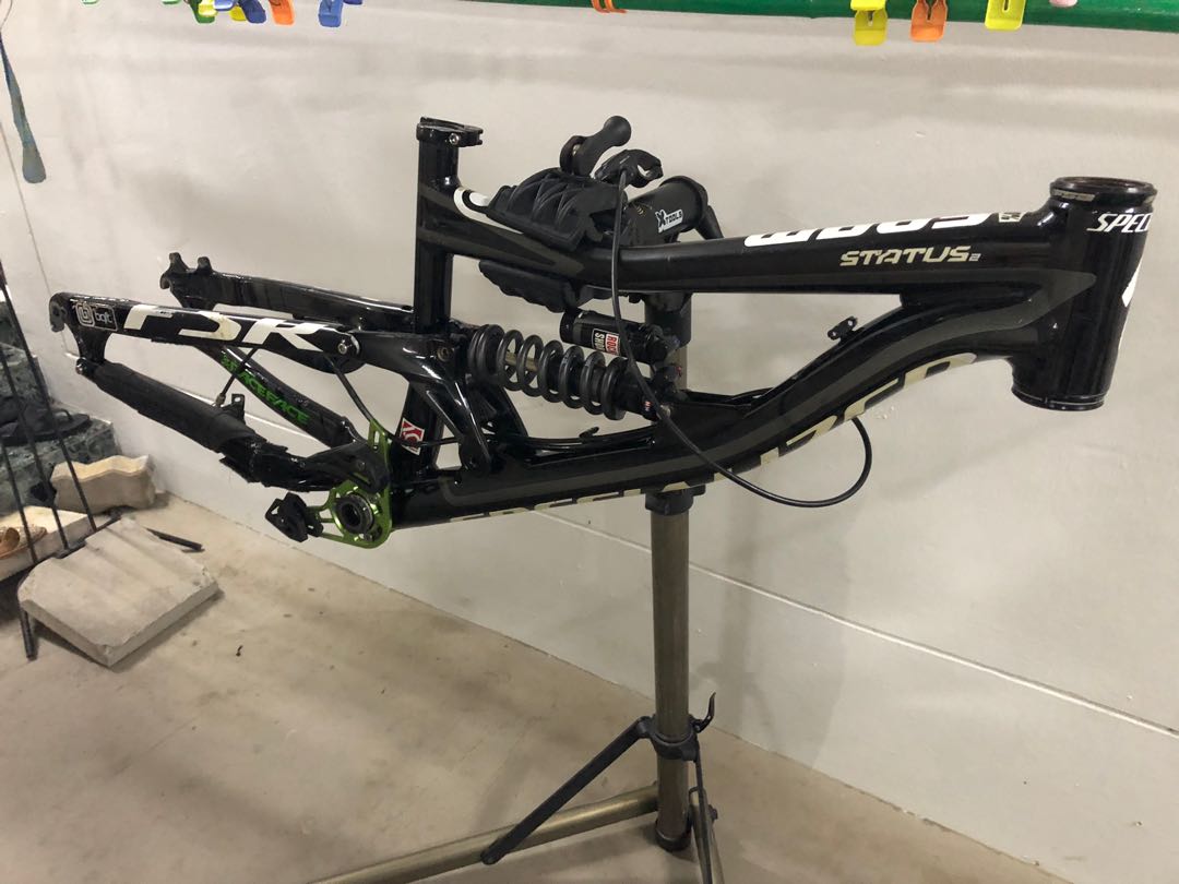 Specialized clearance status frame