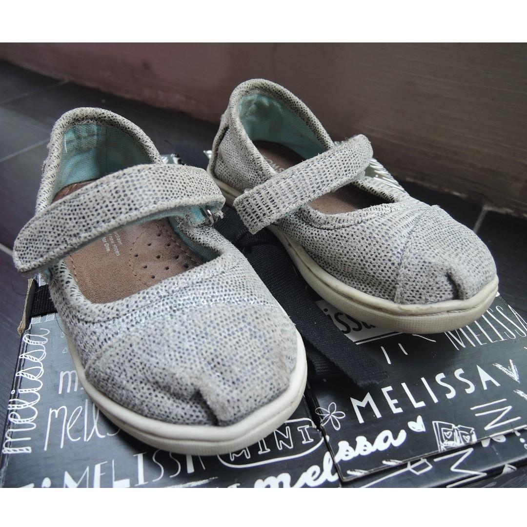 toms girls shoes