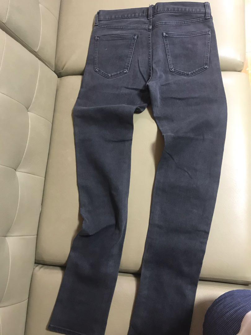 Uniqlo Skinny Jeans (Category: Jeans) located in Quezon City. Submitted by all_107 (Listing ID 230978212, Image 2). Description: Slim to skinny. Size 29 on tag In good condition #uniqlo #skinnyjeans .