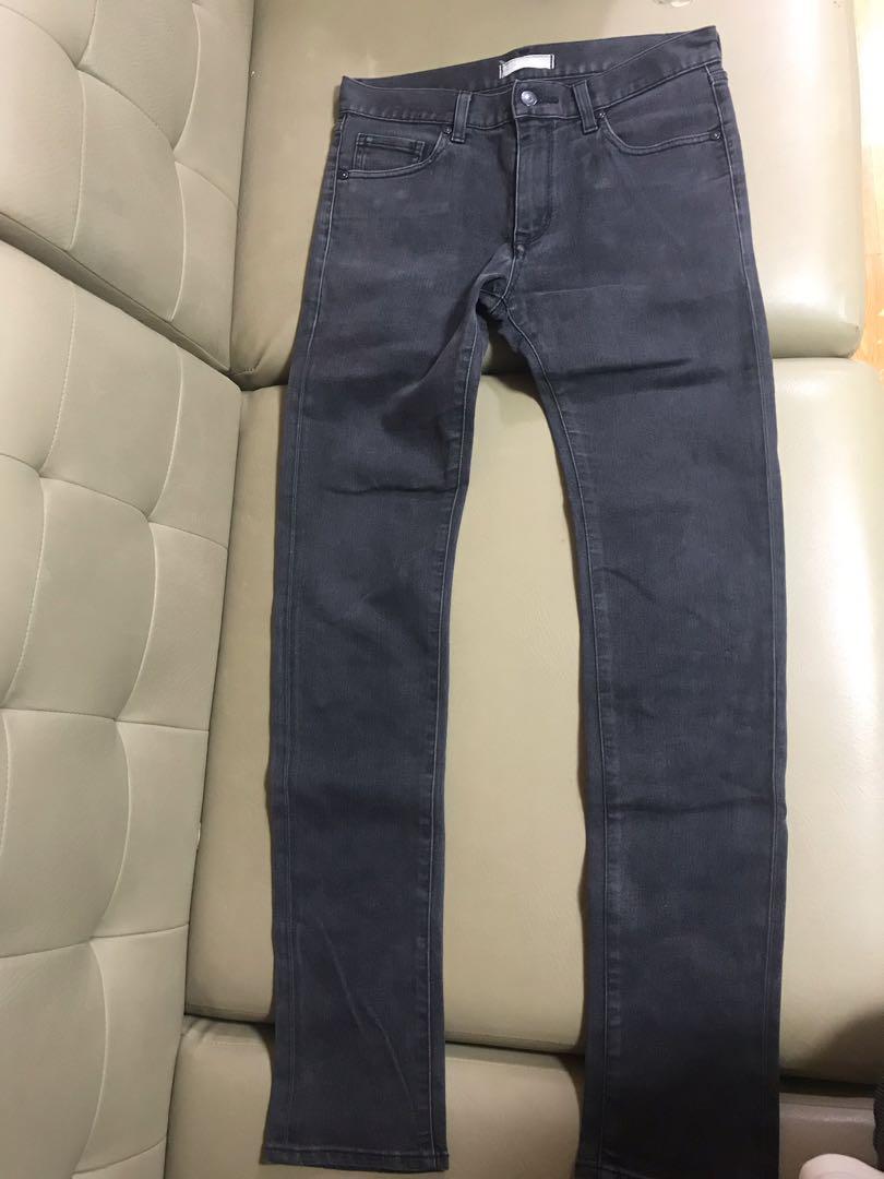Uniqlo Skinny Jeans (Category: Jeans) located in Quezon City. Submitted by all_107 (Listing ID 230978212, Image 3). Description: Slim to skinny. Size 29 on tag In good condition #uniqlo #skinnyjeans .