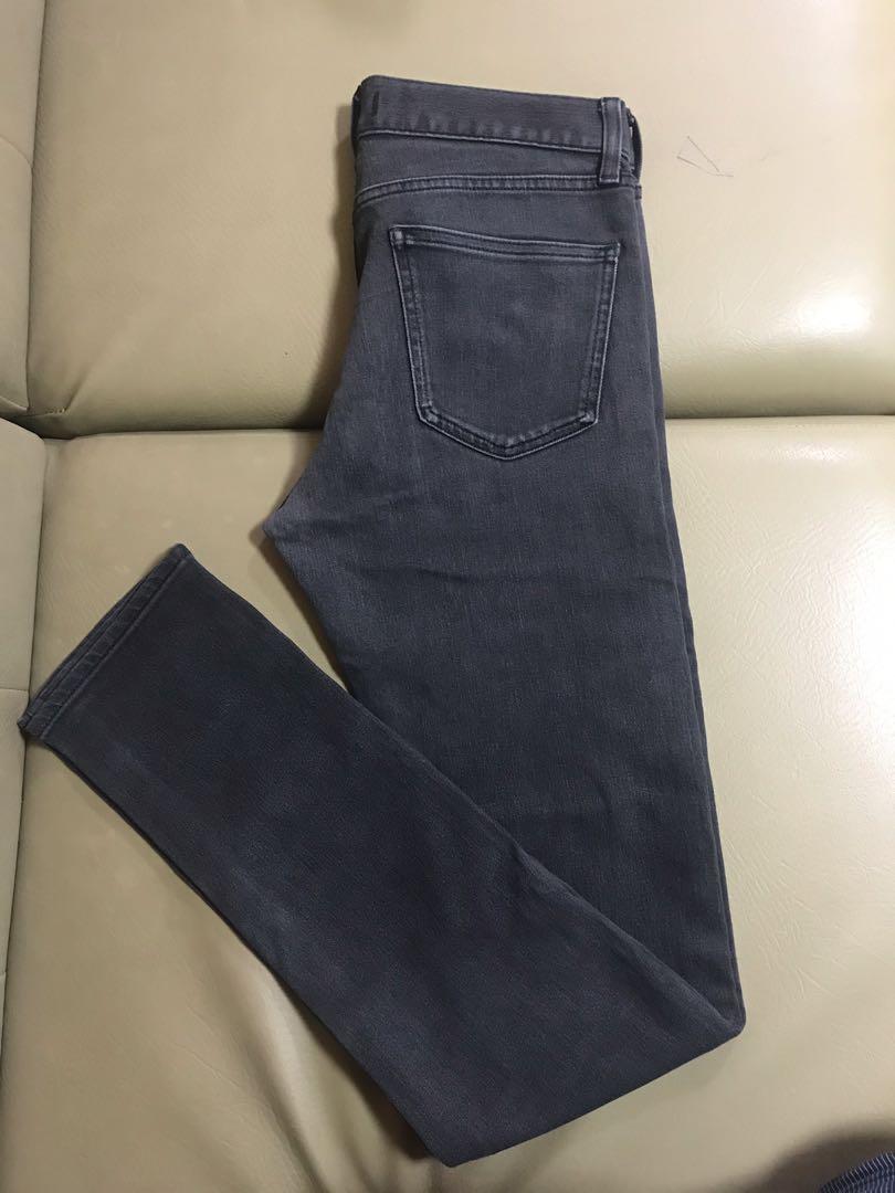 Uniqlo Skinny Jeans (Category: Jeans) located in Quezon City. Submitted by all_107 (Listing ID 230978212, Image 1). Description: Slim to skinny. Size 29 on tag In good condition #uniqlo #skinnyjeans .