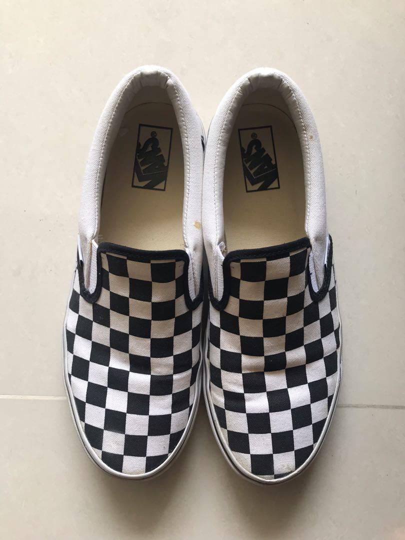 vans checkerboard slip on 7.5