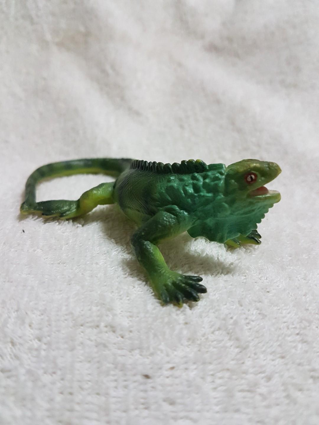 schleich iguana