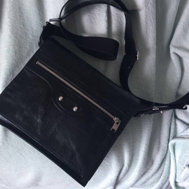 balenciaga sling pouch