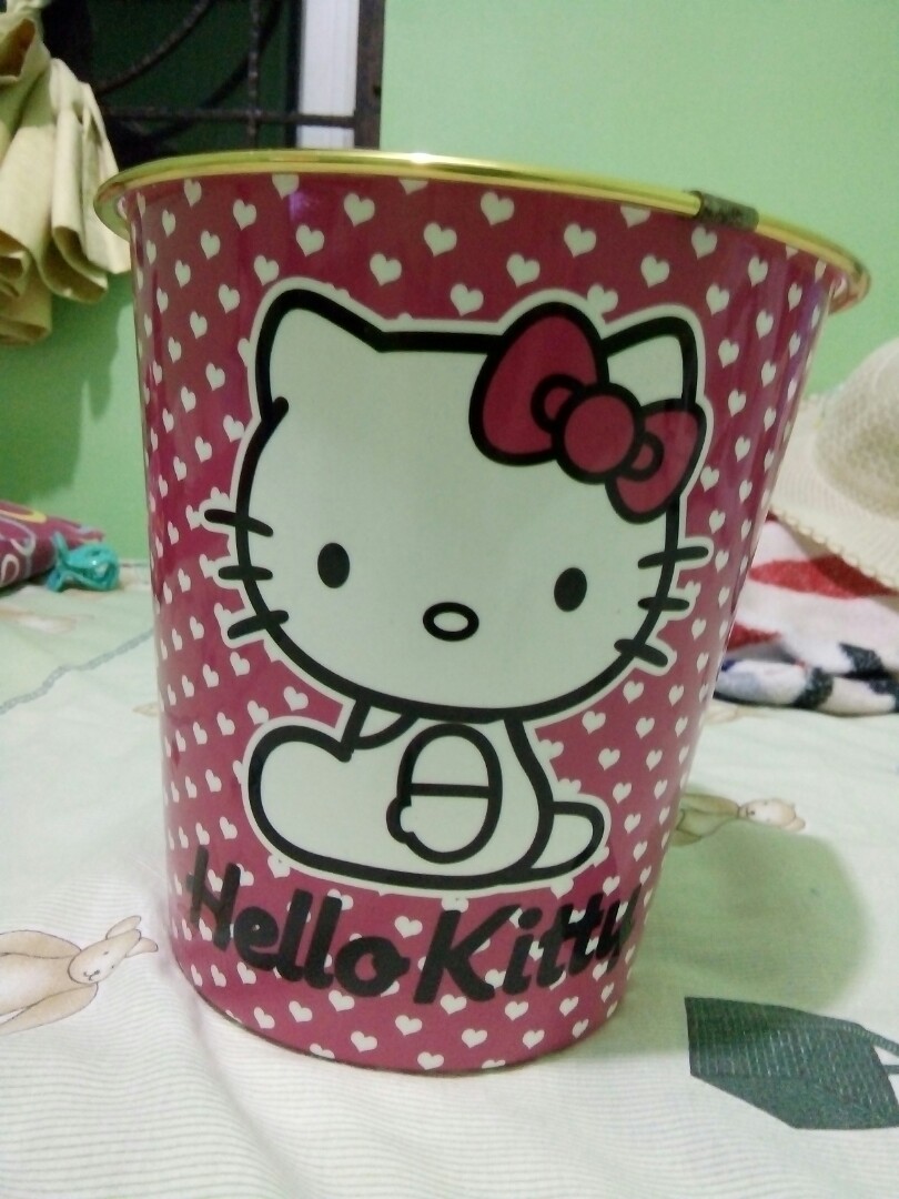Unduh 400 Gambar Ember Hello Kitty  Gratis HD