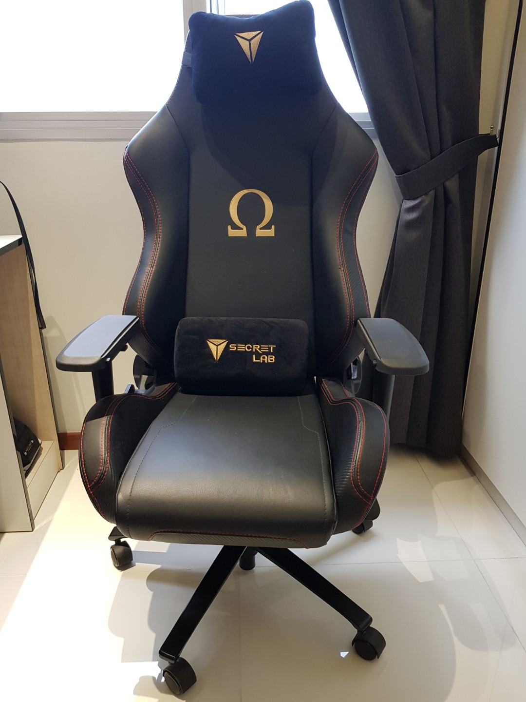 Secretlab Omega Gaming Chair, Furniture, Tables & Chairs on Carousell
