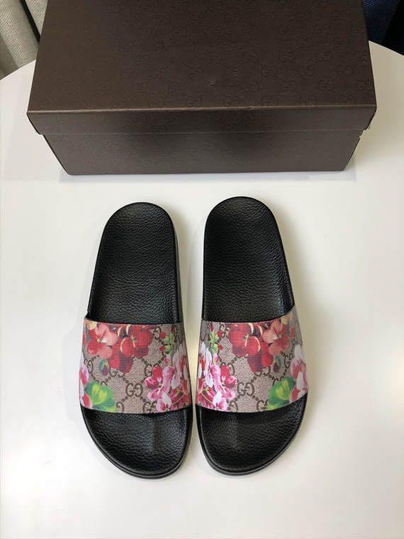 Gucci bloom clearance supreme slides