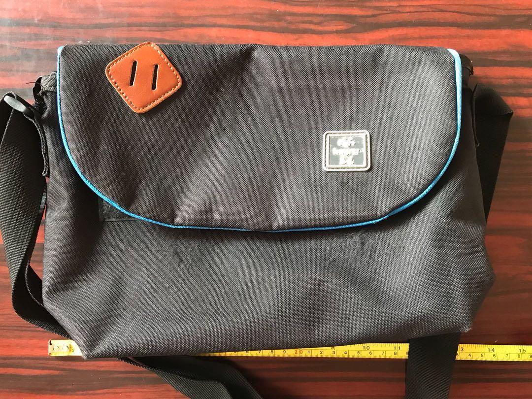 Hayrer Sling Bag Black