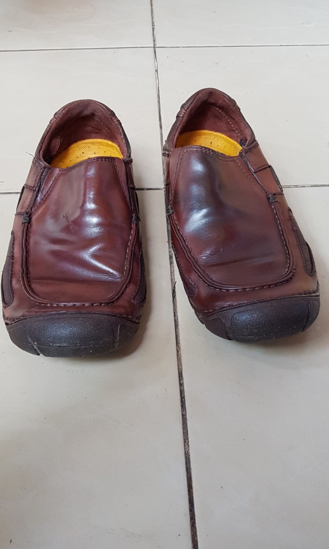 Hush puppies vibram brown leather Fesyen Pria Sepatu Sepatu