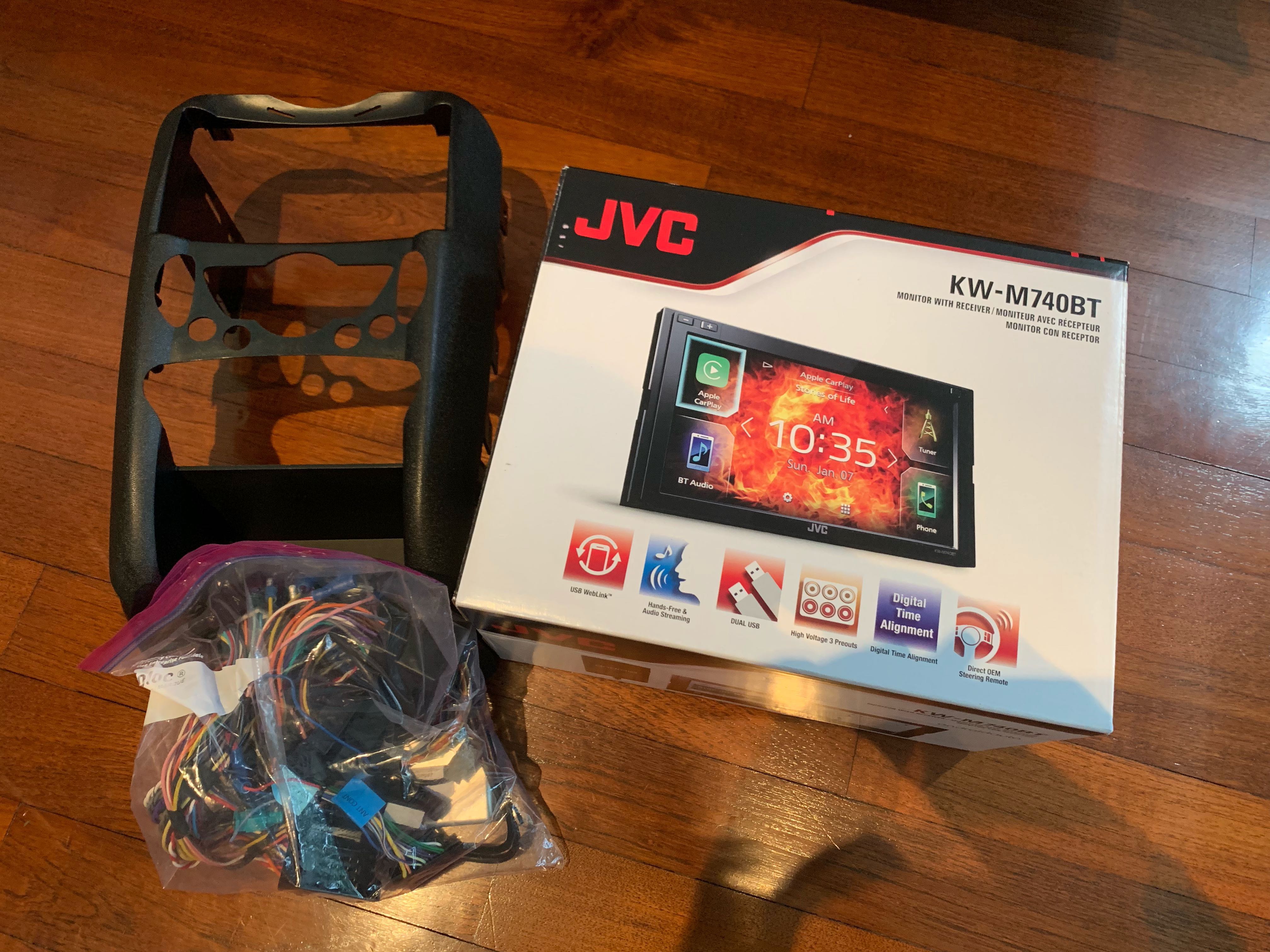 JVC KWM740BT monitor/radio (WITH WARRANTY), Car Accessories