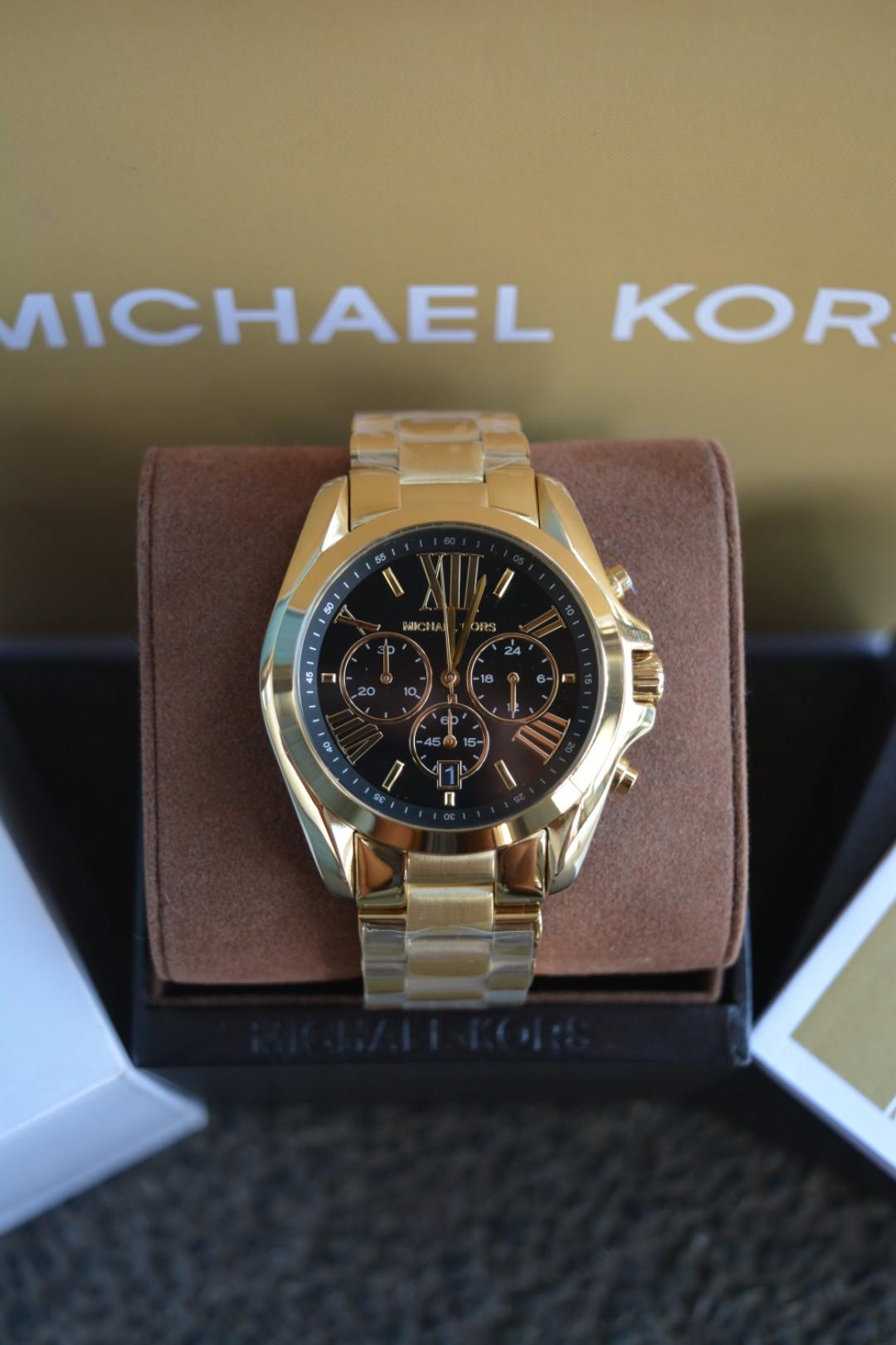 konsulent trække sig tilbage rendering Michael Kors Bradshaw Black Dial Gold-tone Watch (MK5739), Luxury, Watches  on Carousell