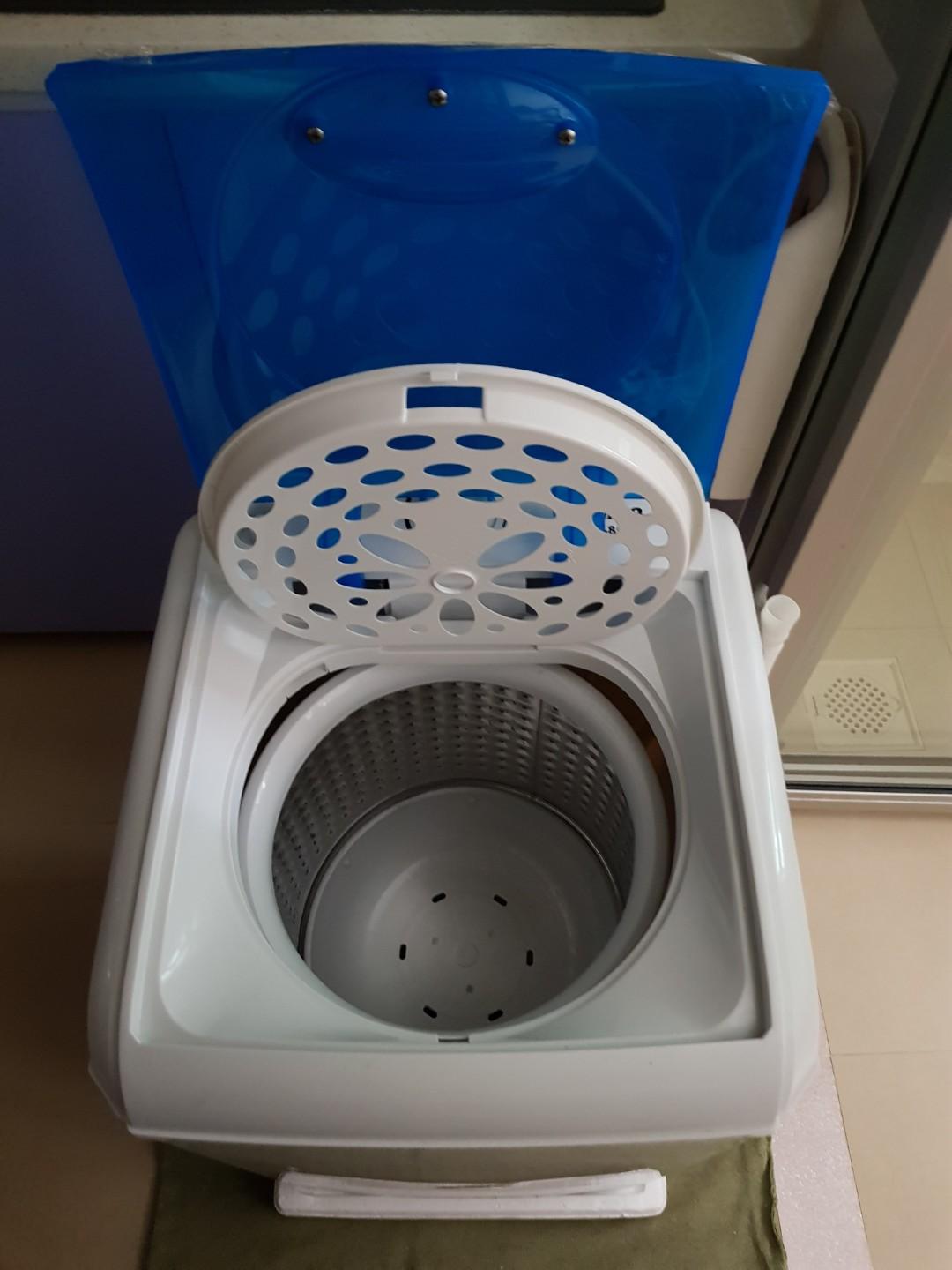 MINI LAUNDRY SPINNER, Furniture & Home Living, Cleaning & Homecare