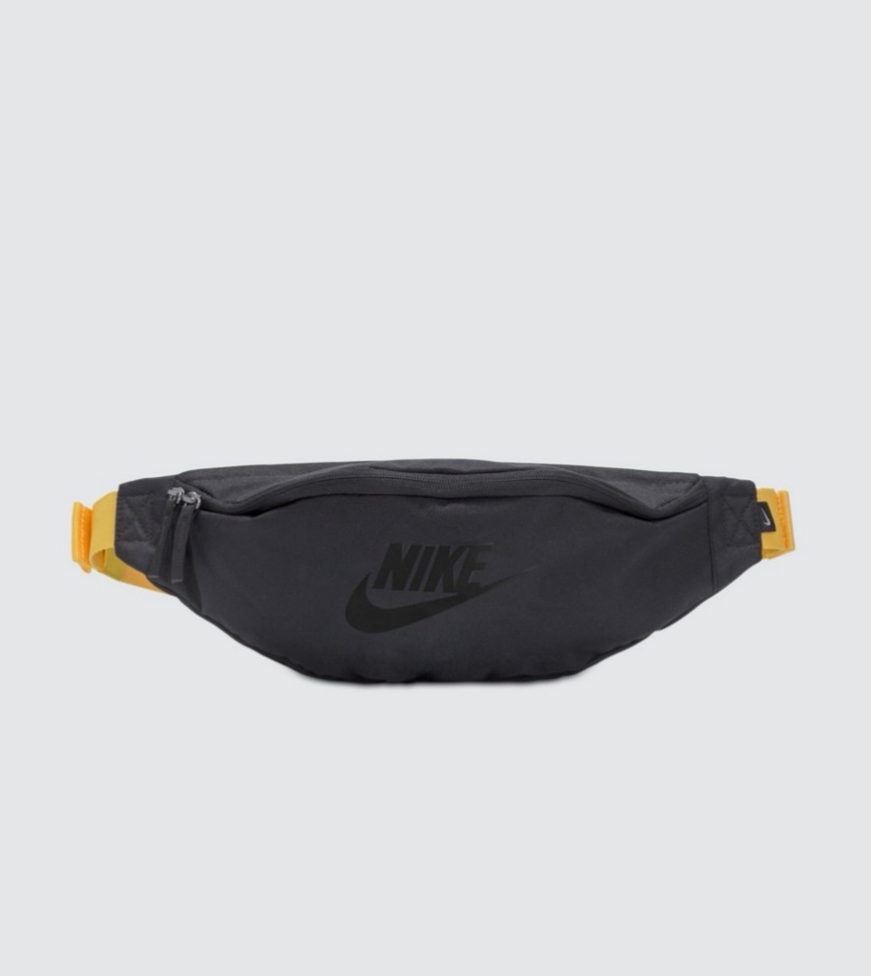 nike bumbag black