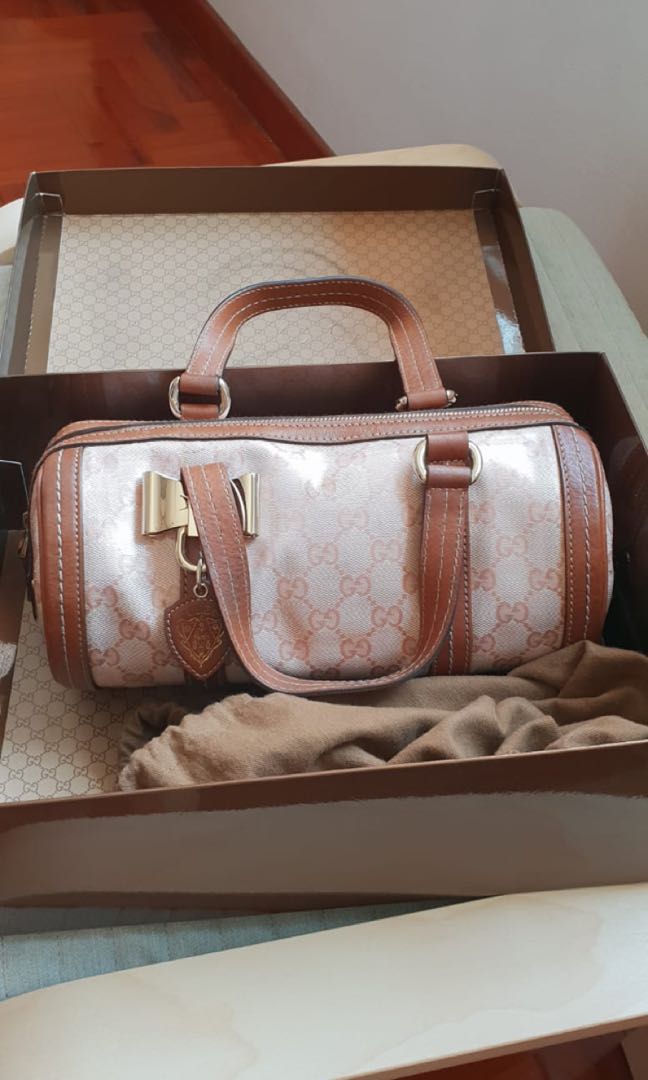 gucci hand carry bag