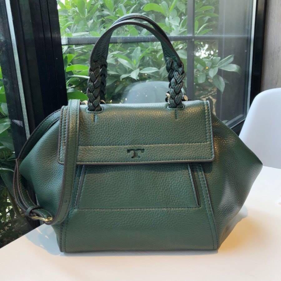 Half moon tote tory burch sale