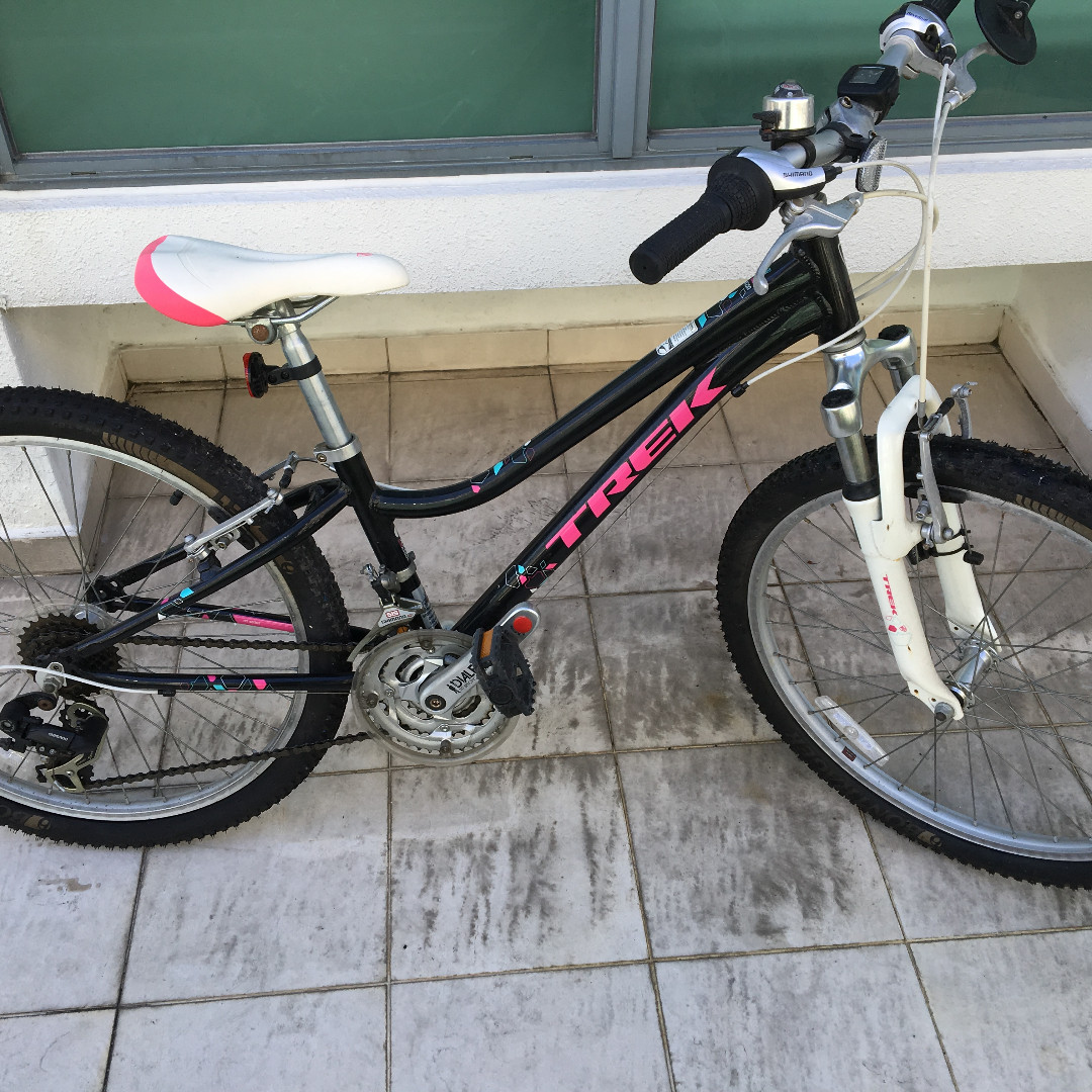 Girls deals trek mt220