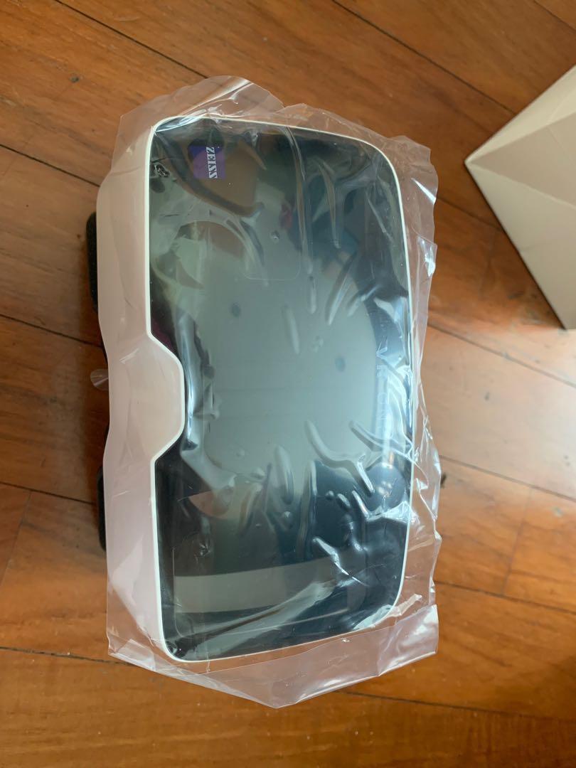 Zeiss VR One Plus (Category: Virtual Reality) located in Singapore. Submitted by sttheawesome (Listing ID 227928310, Image 2). Description: BNIB Includes complete set as provided in the box Low ballers will be ignored Meet up location and timing can be discussed but will be to my convenience .