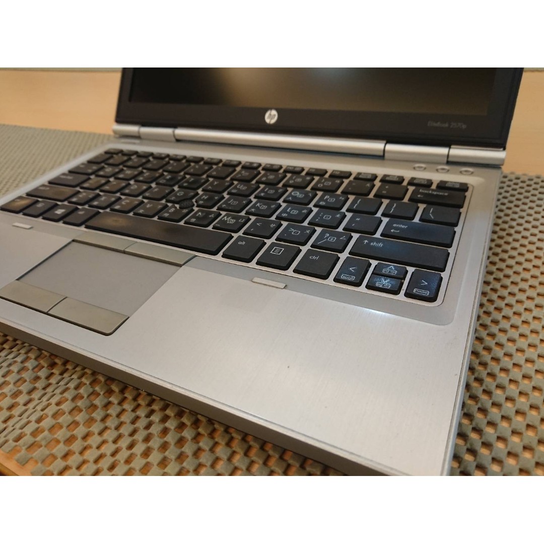 五月限時下殺不二價 4500 Hp 2570p 商務筆電鋁鎂合金不二價 4500 No Discount 電腦3c 桌電筆電在旋轉拍賣