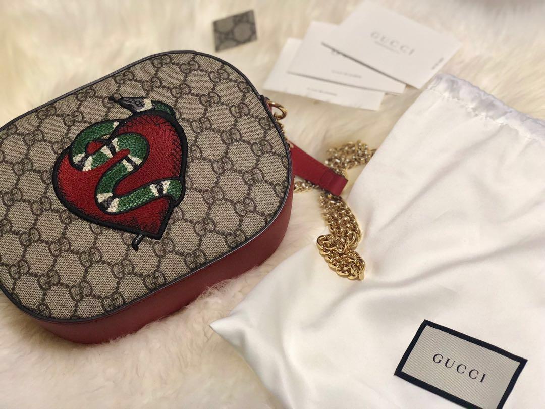 gucci supreme mini chain bag