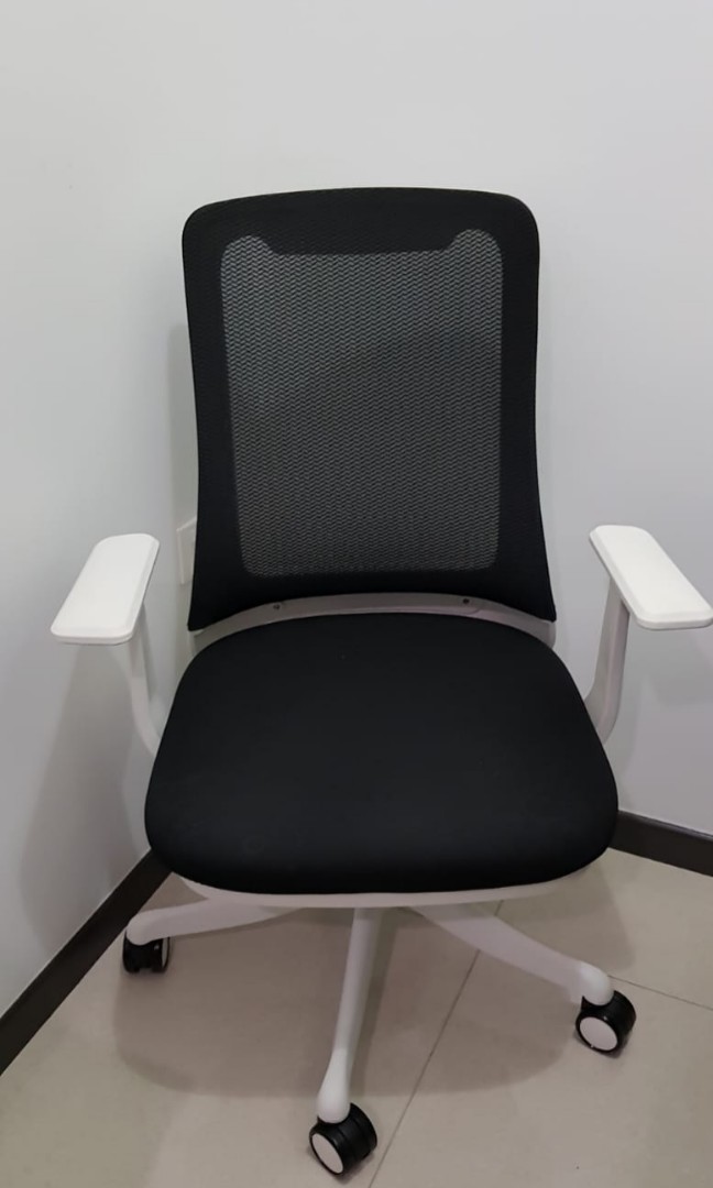 UMD Life ergonomic mesh office chair, Furniture & Home Living ...