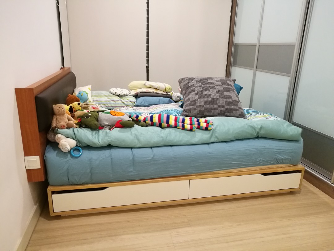 Ikea mandal online bed for sale