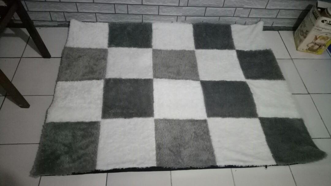 Mauthr Karpet Corak Catur Perabotan Rumah Di Carousell