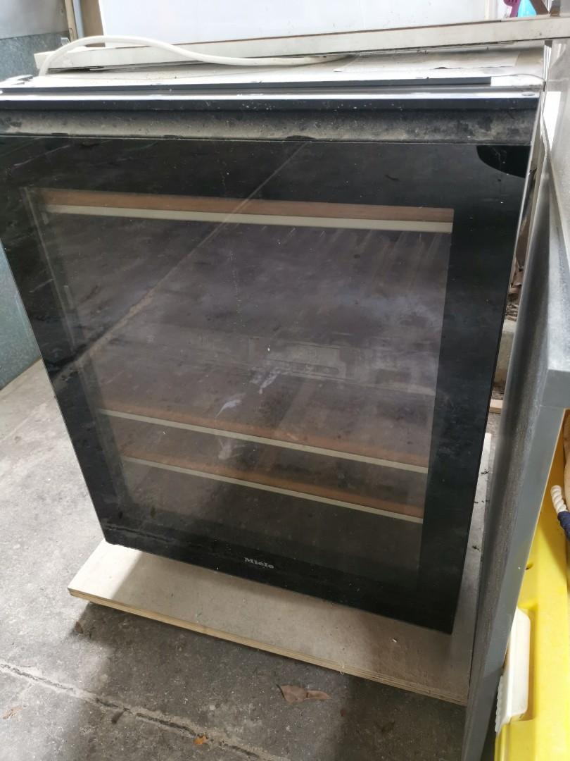 Miele undercounter dualzone wine storage, TV & Home Appliances