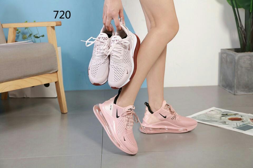 Nike Airmax Sneakers 720 Sepatu Fashion Wanita Impor Murah Fesyen Wanita Sepatu Di Carousell