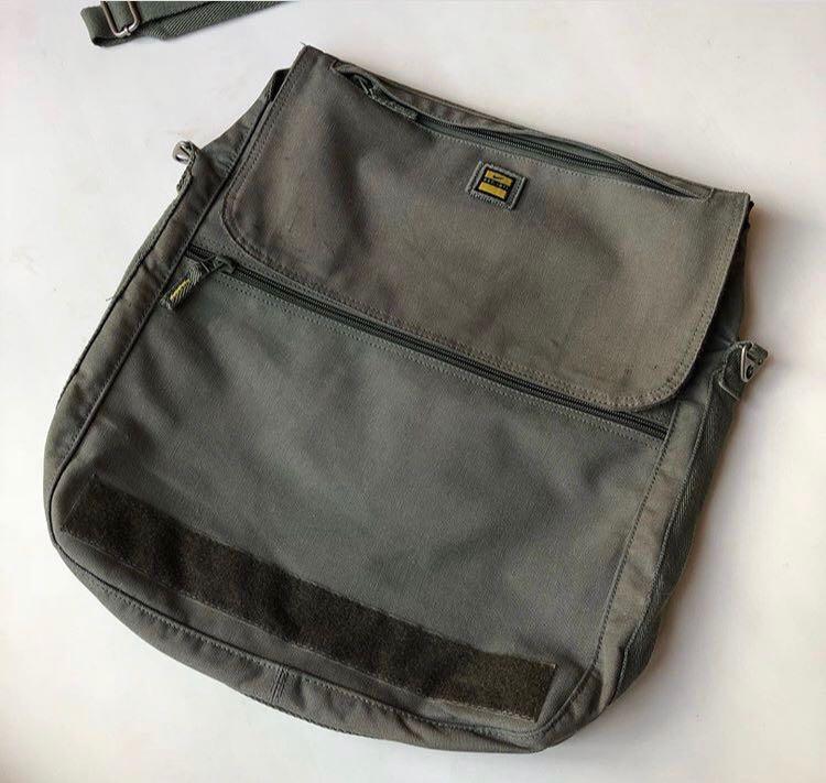 Silver nike sale militari