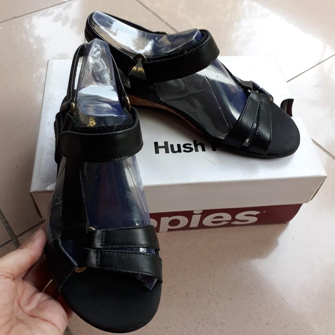 Sepatu Sendal Hush Puppies Women S Fashion Women S Shoes On Carousell