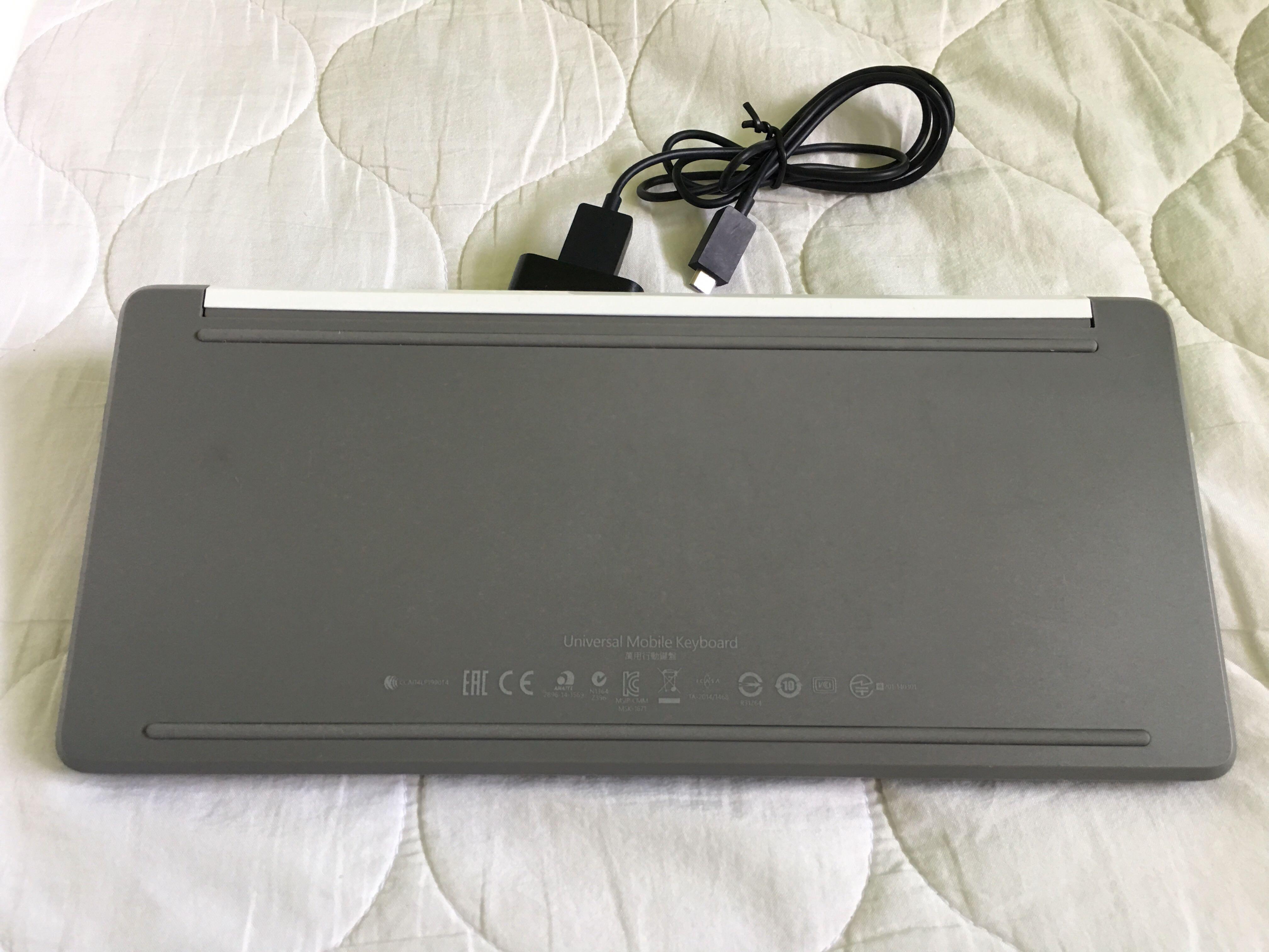 Universal mobile keyboard (Category: Computer Keyboard) located in Makati City. Submitted by joisel (Listing ID 231191993, Image 2). Description: Rechargeable battery not working. Needs to be plugged in outlet. Meet-up only so item can be tested. .