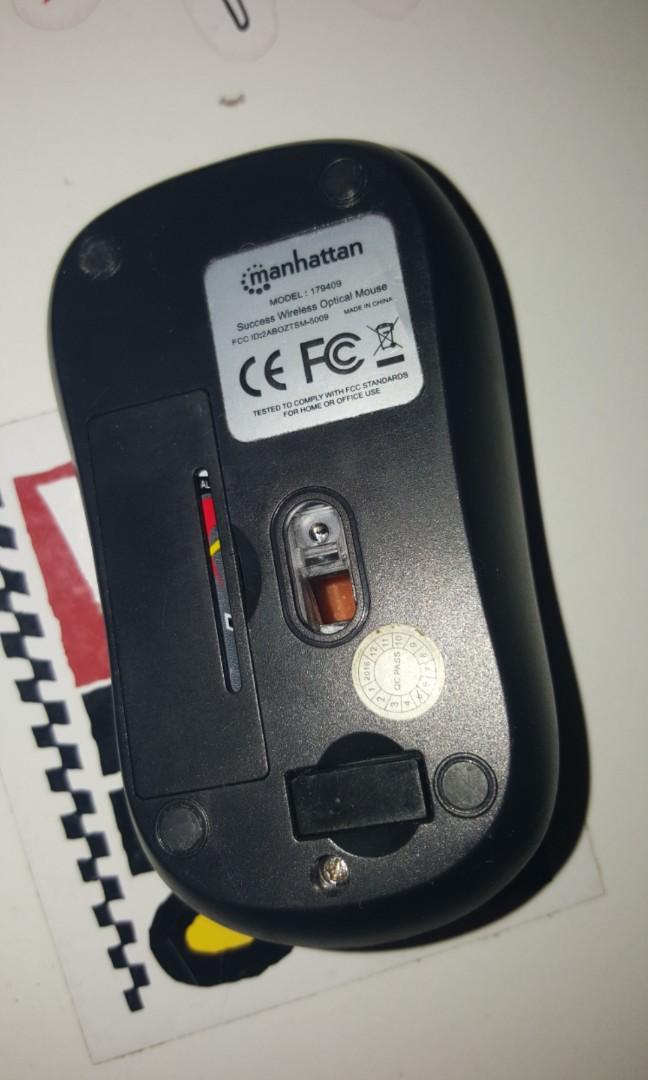 Wireless Mouse (Category: Mouse & Mousepads) located in Singapore. Submitted by flauzin8 (Listing ID 231269301, Image 3). Description: Selling my brand new manhattan wireless mouse . Working perfect but i dont need cuz i am a gamer so i have gaming mouse.