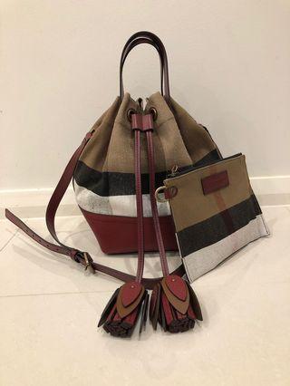 Burberry heston canvas bucket bag