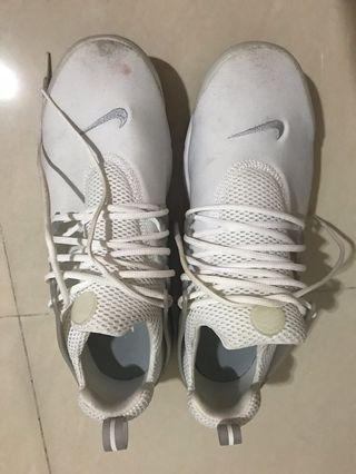 Nike prestos essential white