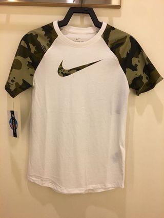Nike迷彩短袖T shirt
