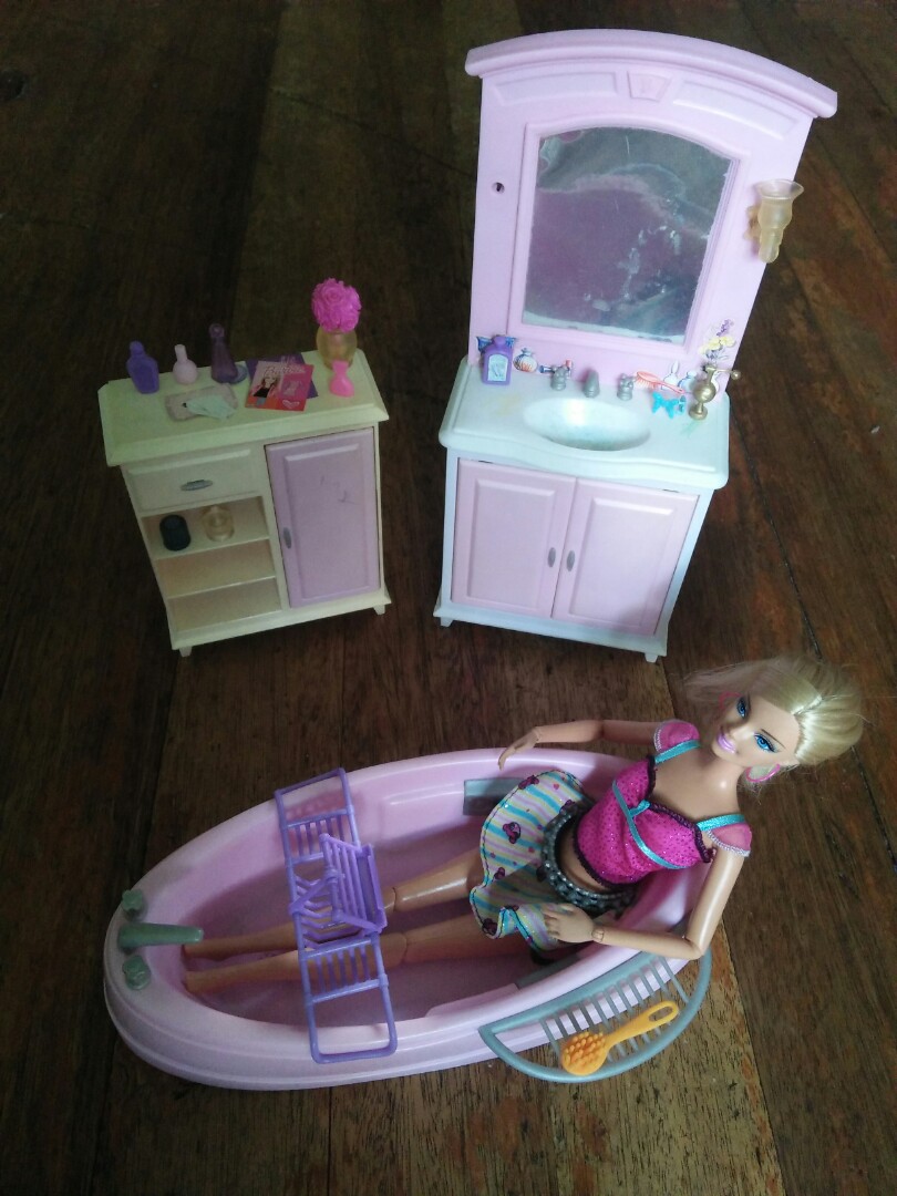Barbie Bathroom Playset, Hobbies & Toys, Toys & Games on Carousell