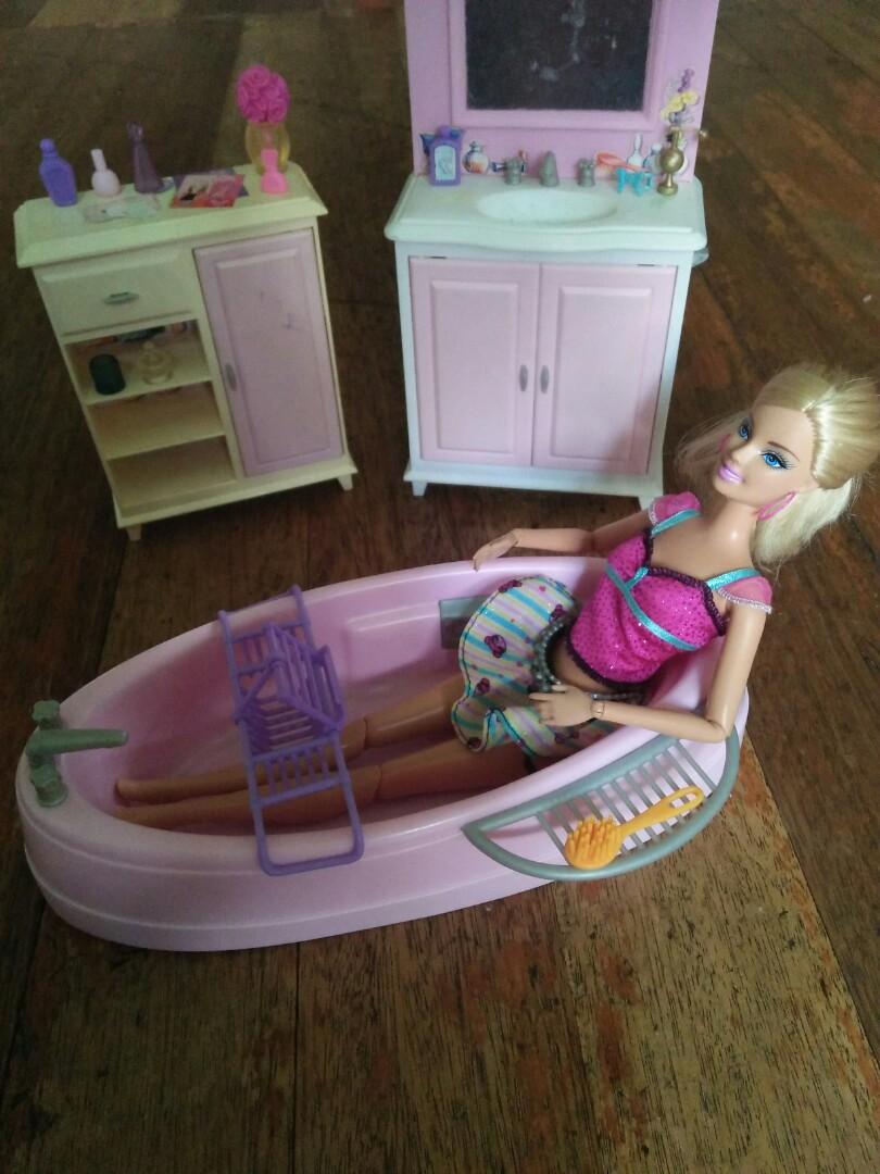 Barbie Bathroom Playset, Hobbies & Toys, Toys & Games on Carousell