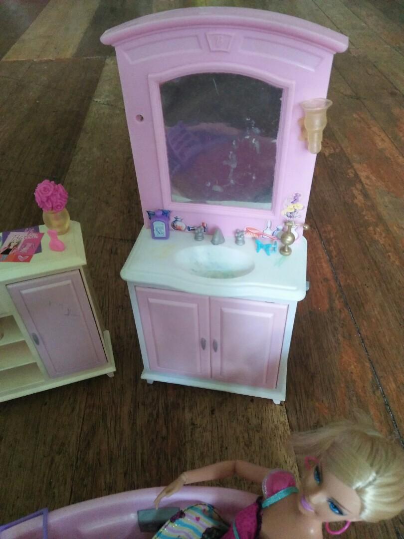 Barbie Bathroom Playset, Hobbies & Toys, Toys & Games on Carousell